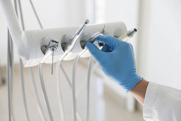 Professional Root Canal Treatment technician working in Zilwaukee, MI